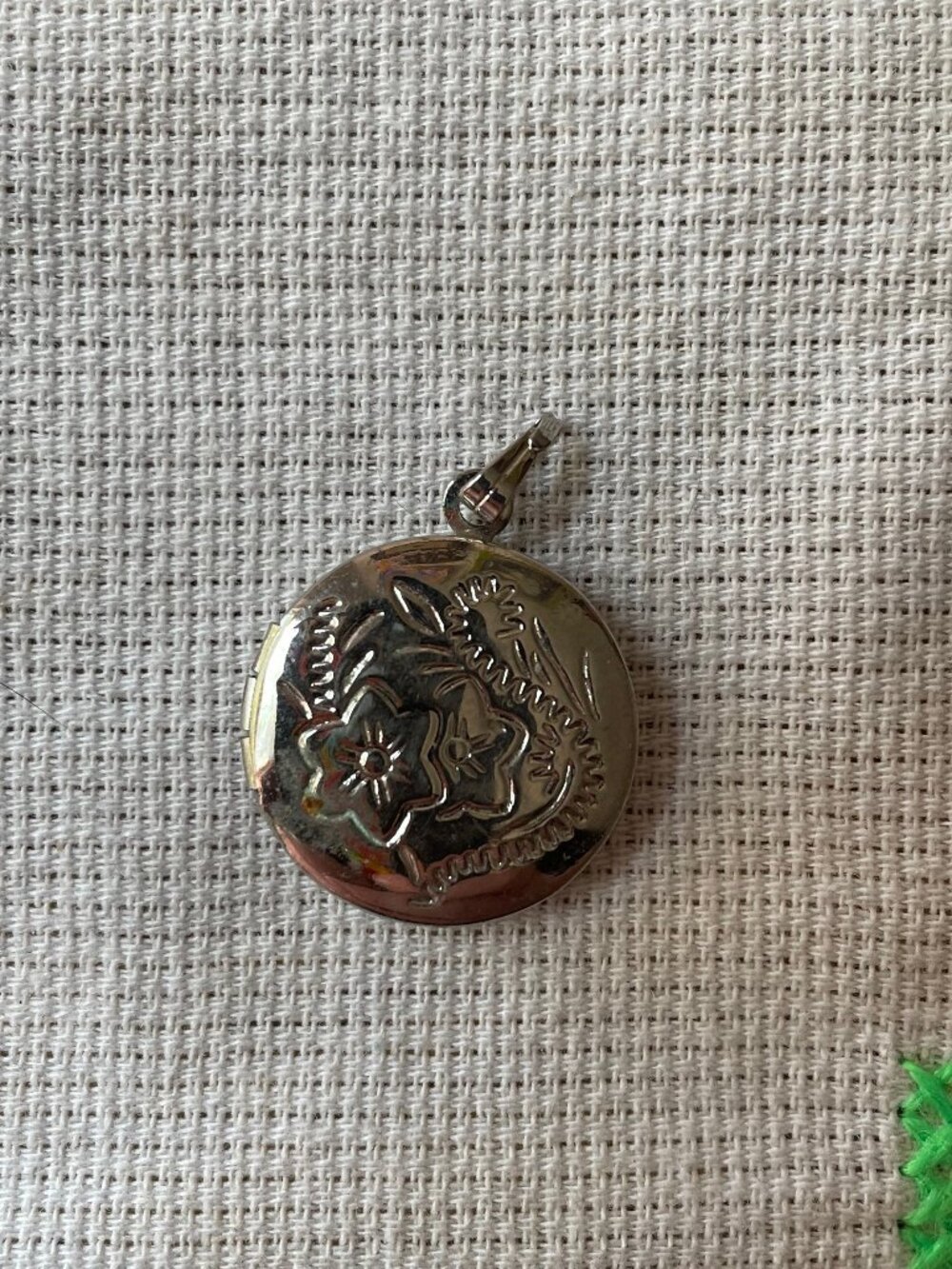 Vintage 90s Silver Locket with Floral Design